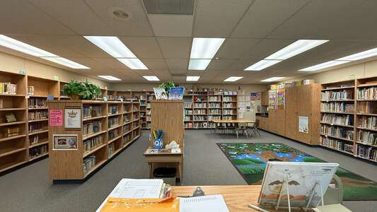 Quartz Hill Elementary School Library in Quartz Hill 4