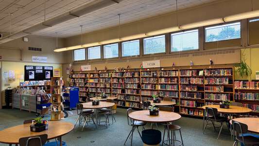 Chief Joseph K-5 School Library in Portland 2