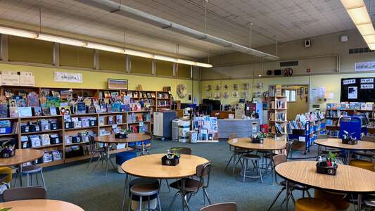 Chief Joseph K-5 School Library in Portland 3