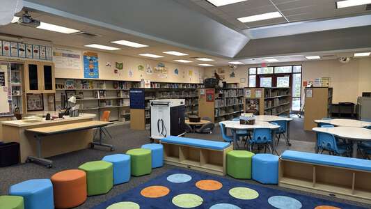 Foothill Oak Elementary School Library in Vista 3