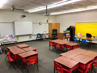 Elmdale Elementary School Classroom Standard in Springdale