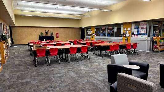 Wichita Heights High School Library in Wichita 2
