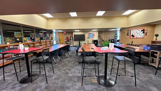Wichita Heights High School Library in Wichita 4