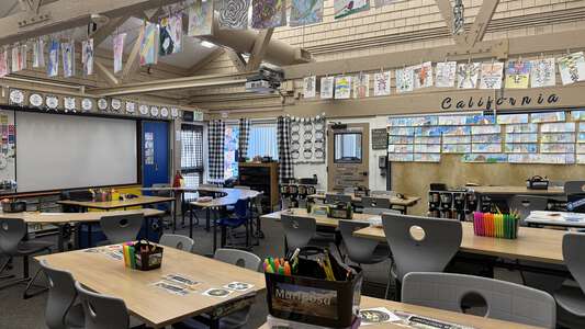 Bonita Canyon Elementary School Classroom Standard in Irvine