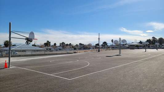 Harmon - Harley Elementary School Outdoor Basketball Courts in Las Vegas