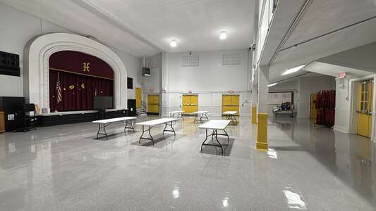 Harahan Elementary School Auditorium in Harahan 3