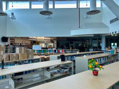 Mandarin Lakes K-8 Center Library in Miami 4