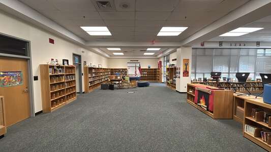 Billingsville-Cotswold Elementary School Media Center in Charlotte 4