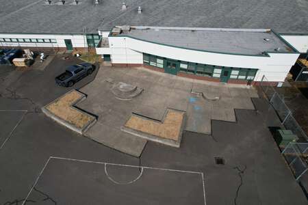Kelly Middle School Outdoor Area in Eugene 2