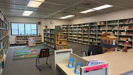 Rancho Vista Elementary School Library in Palmdale 4