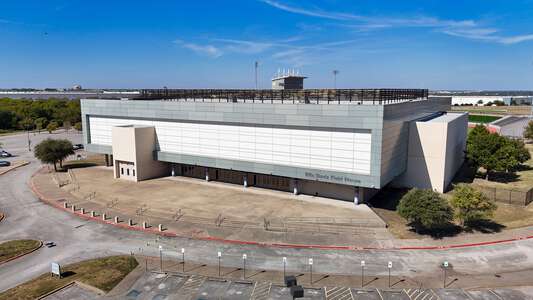 Jesse Owens Memorial Complex Field House in Dallas