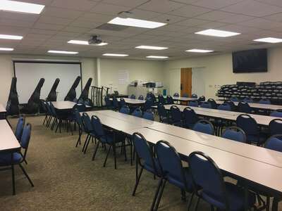 Oaks Professional Building Conference Room 2C in Visalia