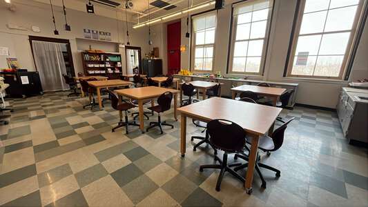 Armour - Phillip D Armour Elementary School Classroom Standard in Chicago
