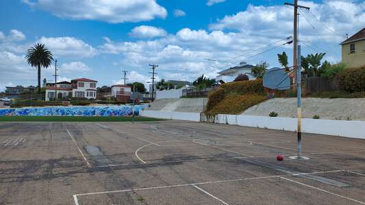 Loma Portal Elementary Outdoor Basketball Courts in San Diego