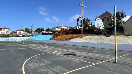 Loma Portal Elementary Outdoor Basketball Courts in San Diego
