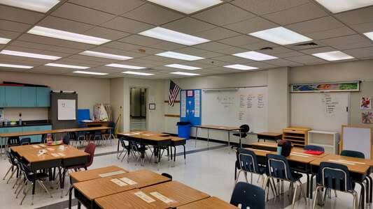 Silver Lakes Elementary School Classroom Standard in Miramar