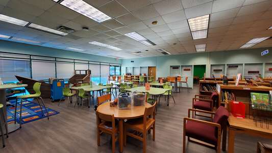 Weis Elementary School Library in Pensacola