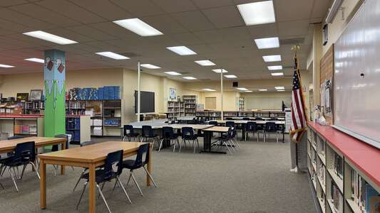 Decatur High School Library in Federal Way