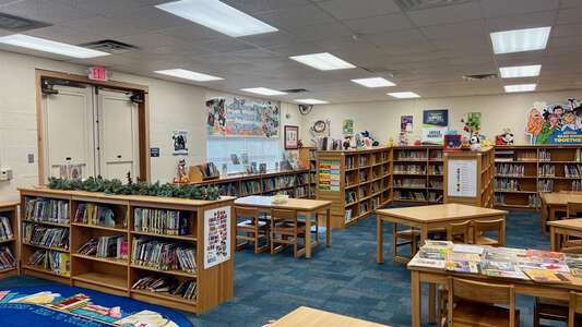 Luella Merrett Elementary School Library in Fort Worth 3