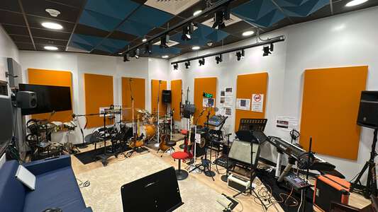 Freestyle Academy Room 05 - Recording Studio in Mountain View 4