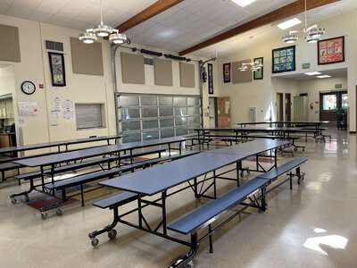 Cedaroak Park Primary School Cafeteria in West Linn