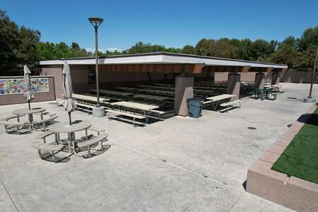 Stonegate Elementary School Outdoor Lunch Area in Irvine