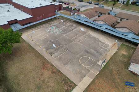 Pleasant Grove Elementary School Outdoor Basketball Courts in Dallas