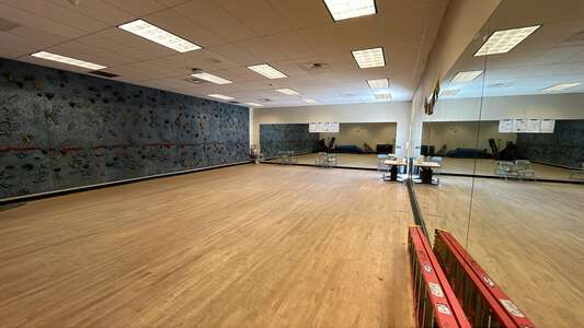 William C. Overfelt High School Dance Studio (Building D1, Room D112) in San Jose 2