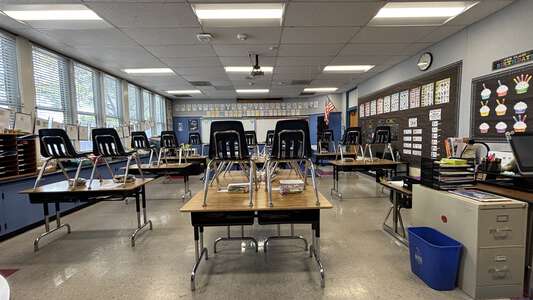 Bret Harte Elementary School Classroom Standard in Burbank 4