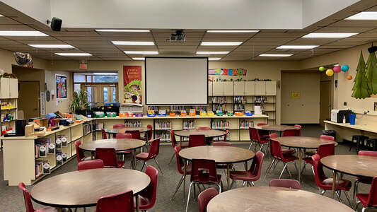 Frontier Elementary Library in Boise