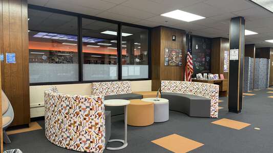 Putnam City High School Library in Warr Acres 4