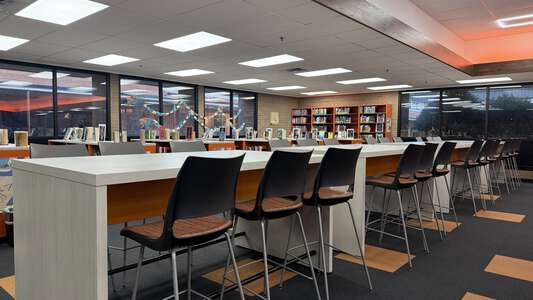Putnam City High School Library in Warr Acres 5