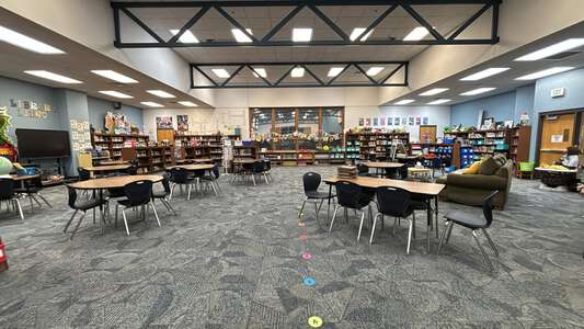 Oakridge Elementary School Media Center in Moore 5