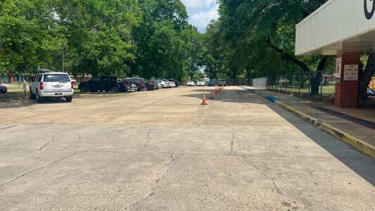 Glen Oaks Park Elementary School Parking Lot in Baton Rouge