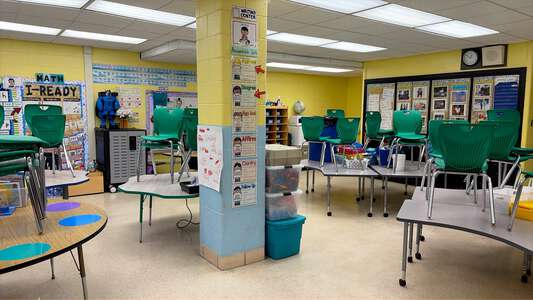 Genevieve Melody Elementary School Classroom Standard in Chicago 3