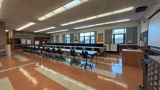 Northwest Middle School Library in Chicago 3