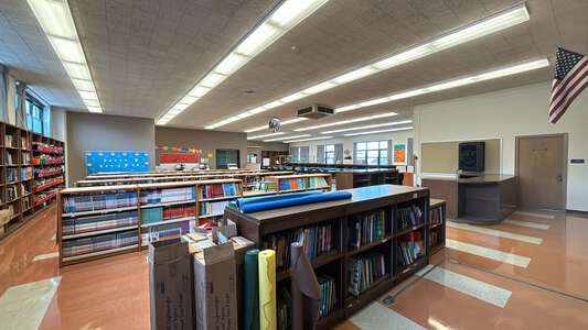 Northwest Middle School Library in Chicago 4