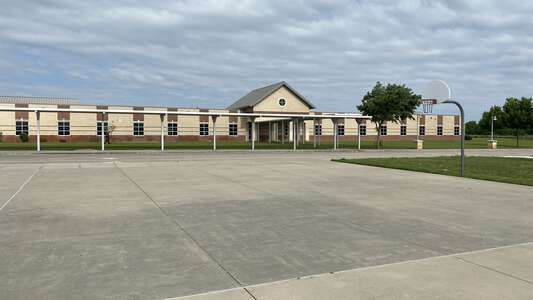 S.H. Crowley Elementary Outdoor Basketball Courts in Fort Worth 2