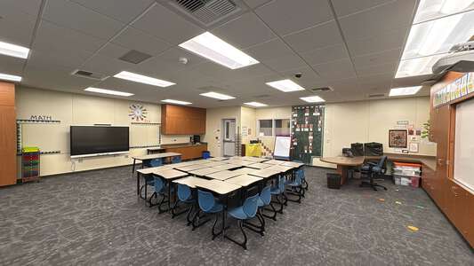 Bella Vista Elementary School Classroom Standard in Desert Hot Springs 3