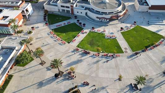 Hawthorne High School Main Quad in Hawthorne 3