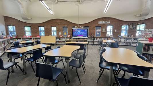 Elizabeth Blackwell Elementary School Library in Sammamish