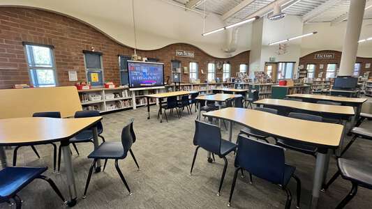 Elizabeth Blackwell Elementary School Library in Sammamish