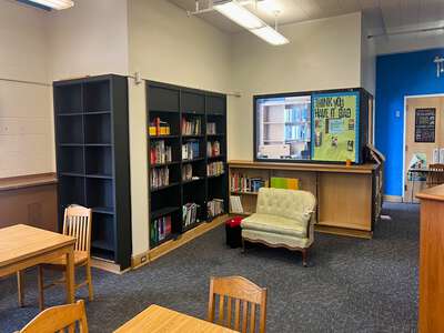 L V Stockard Middle School Library in Dallas 3