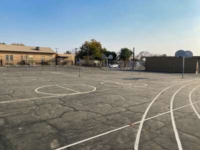 Williams Elementary Outdoor Basketball Courts in Bakersfield 2