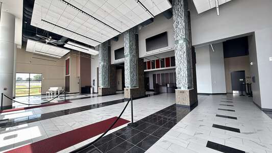 Carl Albert High School Performing Arts Center in Midwest City 1