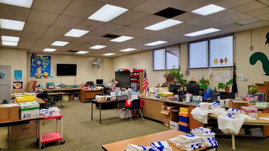 Highland TK-6 Elementary School Library in Inglewood