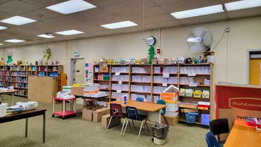Highland TK-6 Elementary School Library in Inglewood