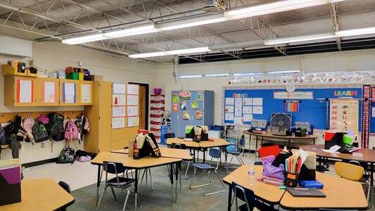 Valle Vista Elementary School Classroom Standard in Albuquerque