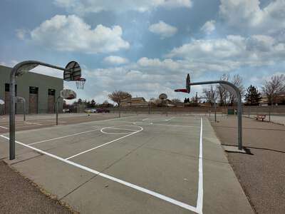 Ventana Ranch Elementary School Outdoor Basketball Courts in Albuquerque