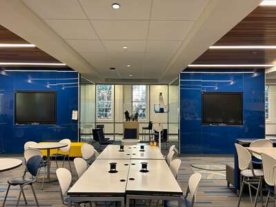 Arlington Heights High School Library in Fort Worth